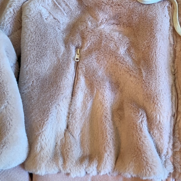 Better Be Pink Faux Fur cropped jacket - Picture 3 of 6